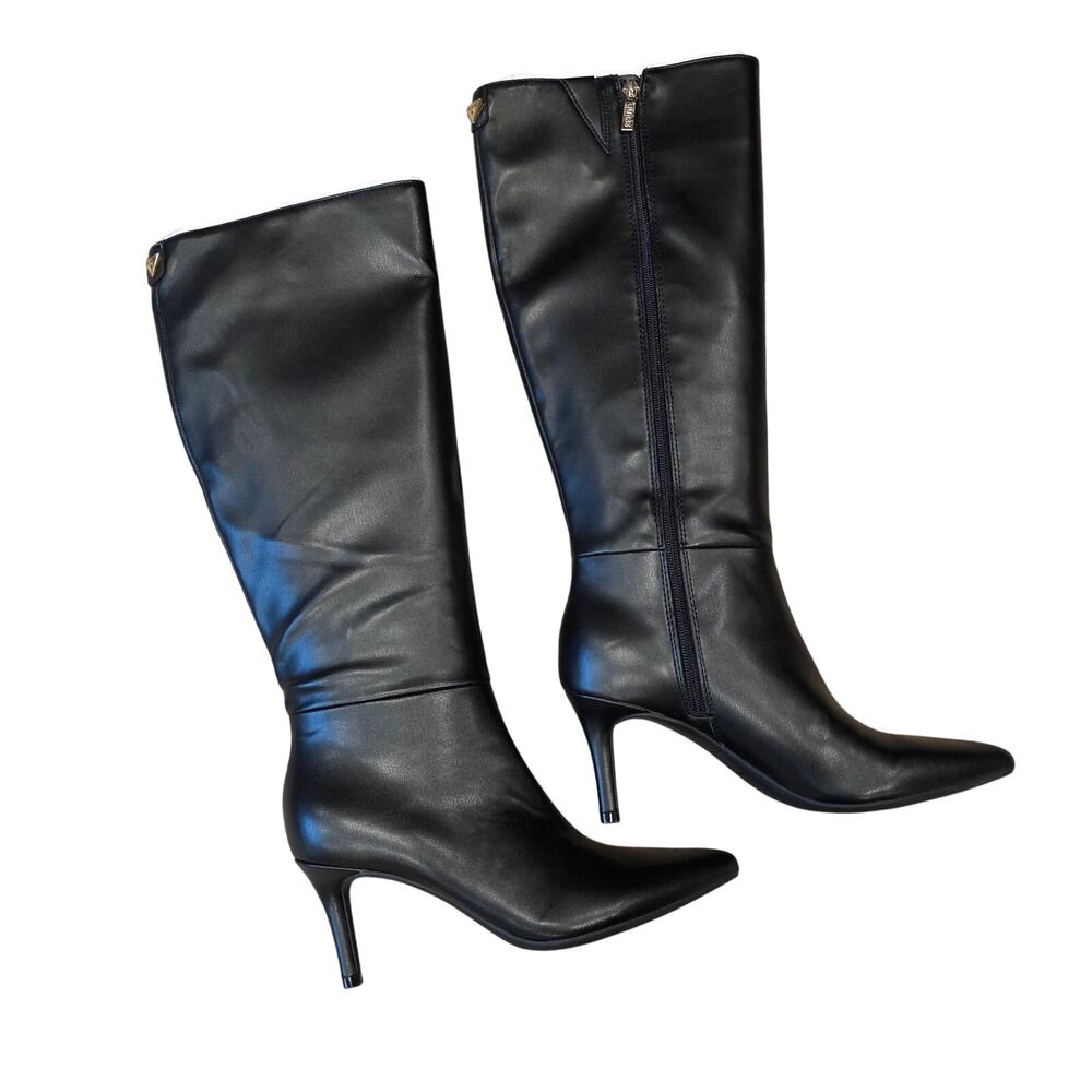 NWOB Guess Wayla black zip up, pointed toe boots sz 7